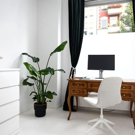 Central Home With Fireplace Near Underground Berlin Exteriör bild