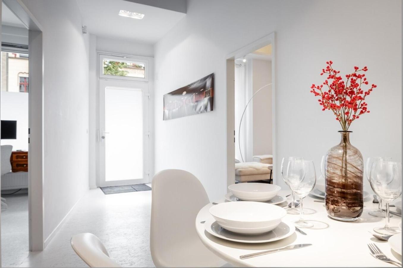Central Home With Fireplace Near Underground Berlin Exteriör bild